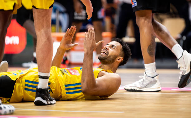 强度竞争的 强度竞争的