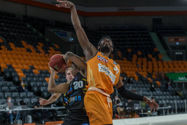 年轻的他面 年轻的他面